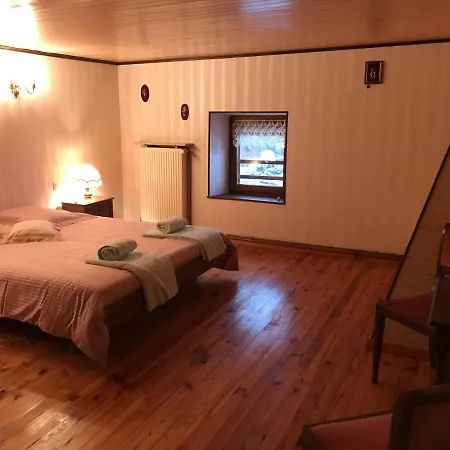 Le Larcenaire, Holiday home *