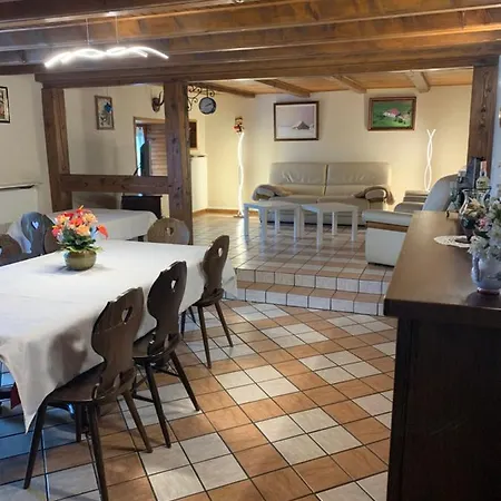 Holiday home Le Larcenaire,