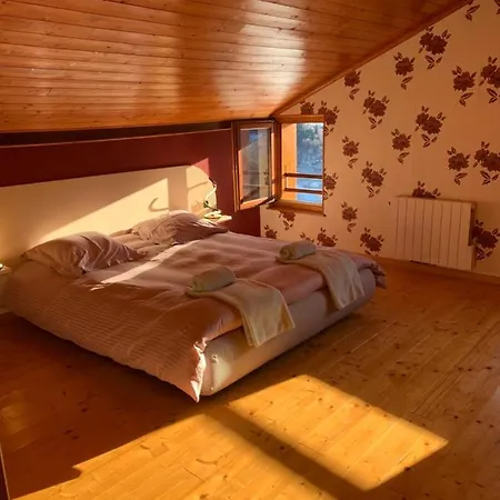 Le Larcenaire, Holiday home